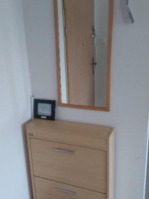Jasne Czyste I Zadbane Mieszkanie Blisko Lotniska Gdansk Ngoại thất bức ảnh