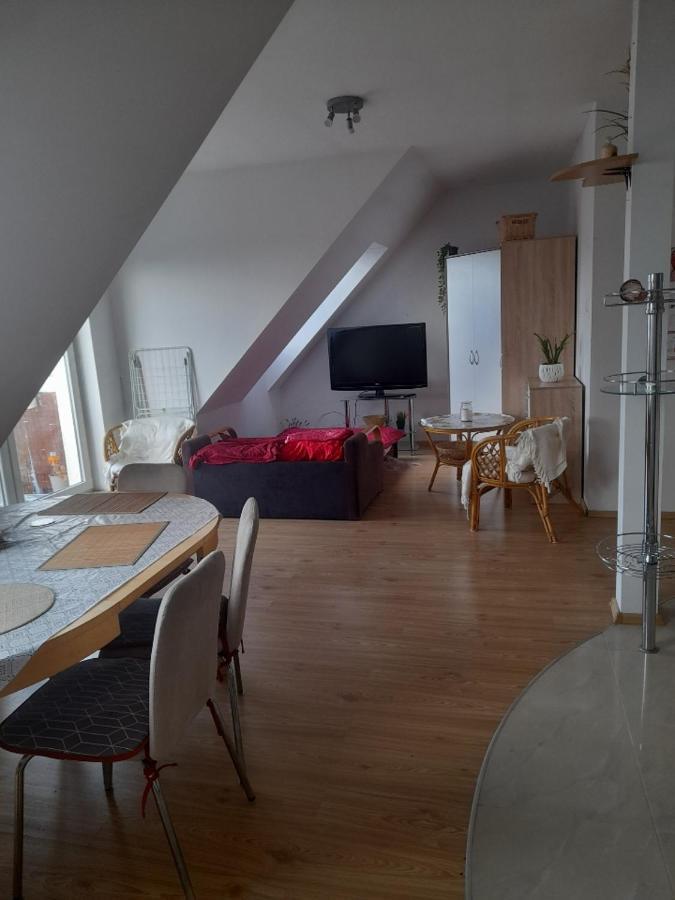 Jasne Czyste I Zadbane Mieszkanie Blisko Lotniska Gdansk Ngoại thất bức ảnh